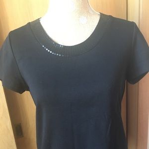 🌹3/$25🌹Tee shirt with sequin neckline